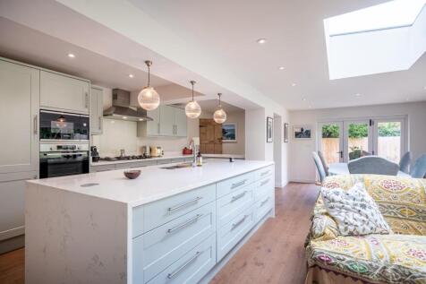 kitchen 1.jpg
