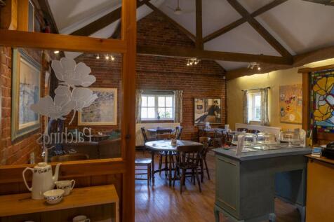 PatchingsCafe4Inside.jpg