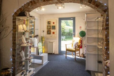 PatchingsFarmHouseR2Inside.jpg