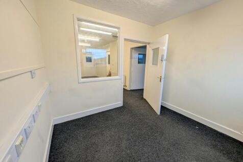 Denham Court Brunel Drive Newark 34.jpg
