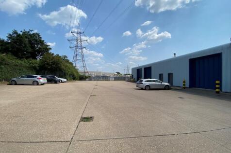 81 83 external yard 2.jpg