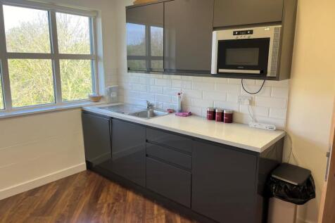 Kitchen 04 24.jpg