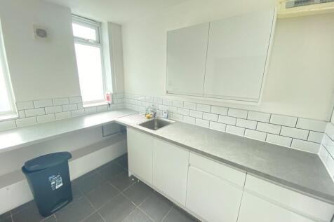 unit c kitchen.jpg