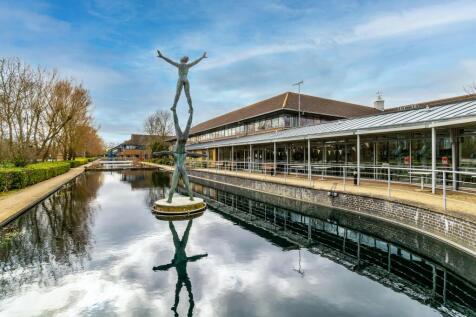 Fountain Court 002.jpg