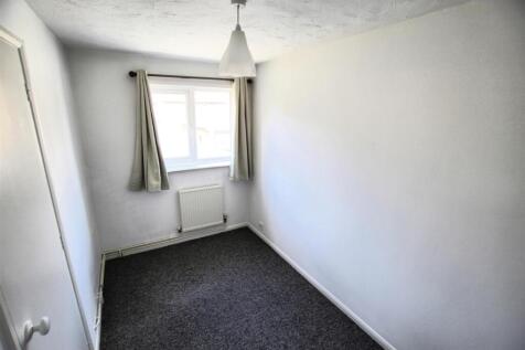 Bedroom 2.JPG