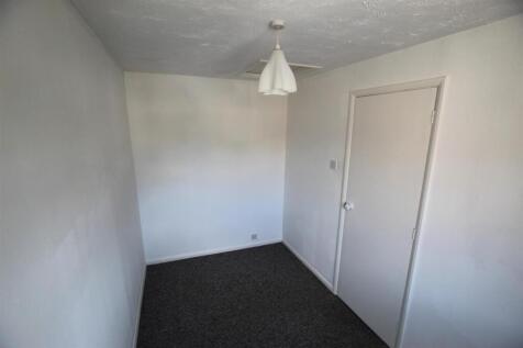 Bedroom 2 alt.JPG