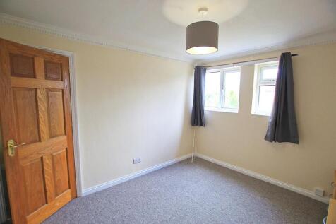 Bedroom 2.JPG