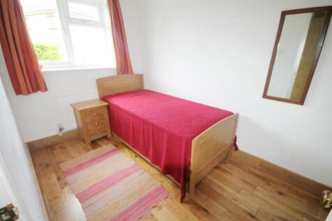 Bedroom 2.JPG