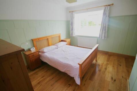 Bedroom alt.JPG