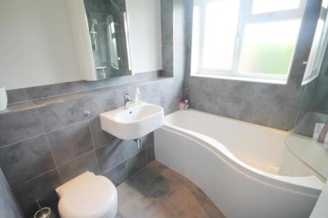 Bathroom.JPG