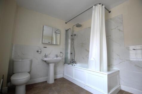 Bathroom.JPG