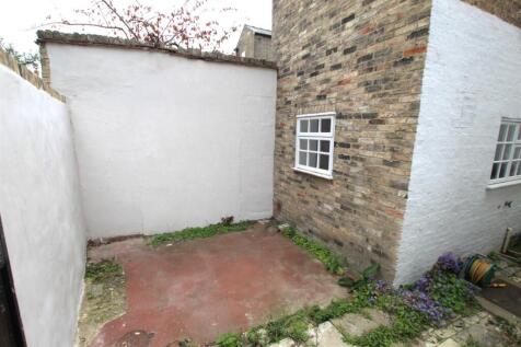 Garden area.JPG