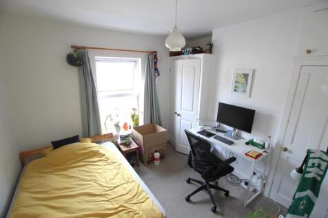 Bedroom 1.JPG