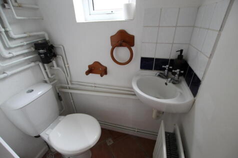 Downstairs bathroom.JPG
