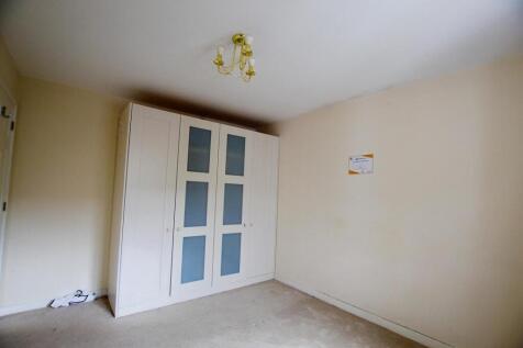 Bedroom 2 alt.JPG