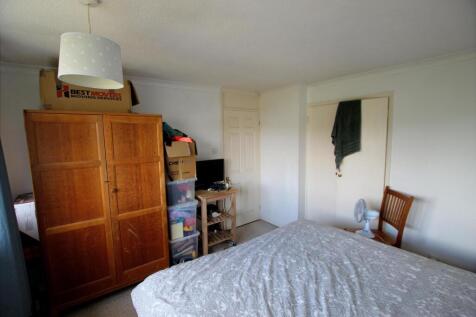Bedroom 1 alt.JPG