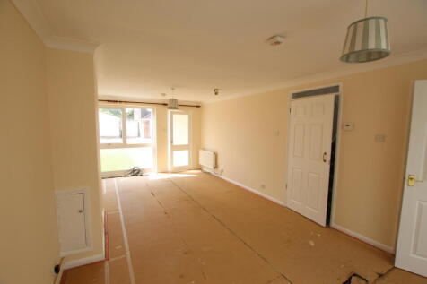 Living room alt.JPG