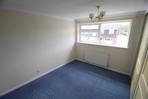 Bedroom 1.JPG