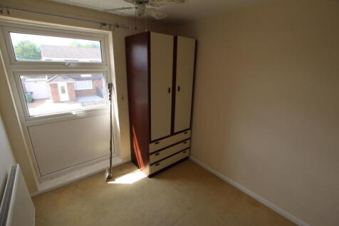 Bedroom 2.JPG
