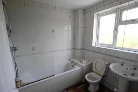 Bathroom.JPG