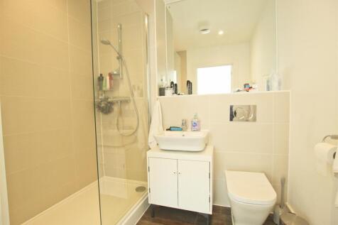 Ensuite 2.jpg