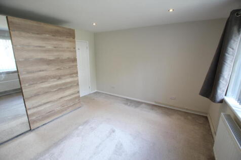 Bedroom 1 alt.JPG