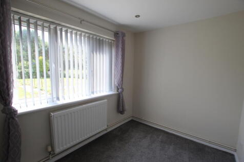 Bedroom 2.JPG