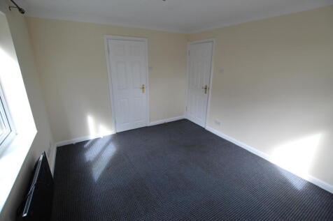 Living room alt.JPG