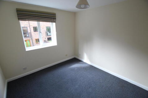Bedroom 1.JPG