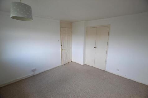 Bedroom 1 alt.JPG