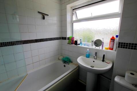 Bathroom.JPG