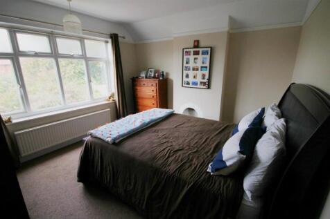 Bedroom 2.JPG