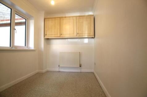Kitchen dining area.JPG