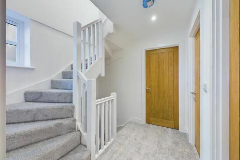 STAIRS/LANDING