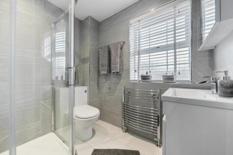 Bed One Ensuite