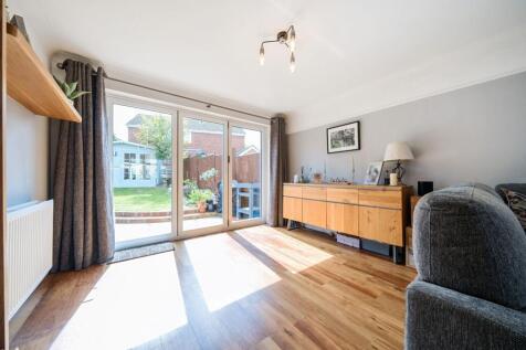 Dual Aspect Reception Room