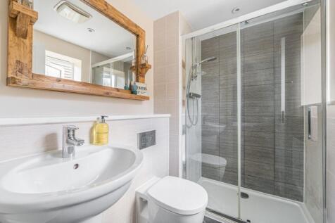 Bed One Ensuite
