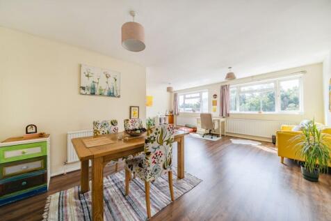 Living Room Diner