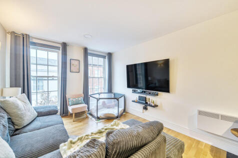 1369651-9-68efc73...