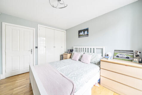 1369651-4-68efc69...