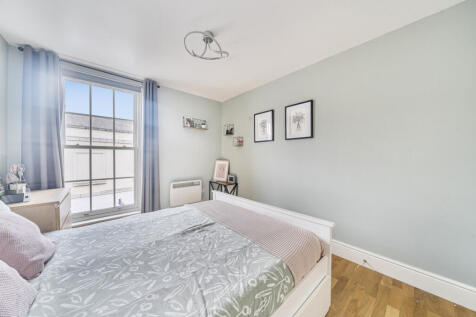 1369651-7-68efc6e...