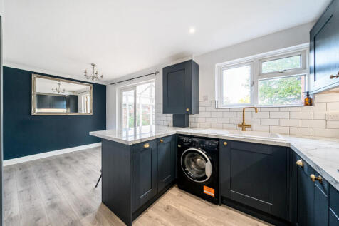 1370561-3-68f7893...