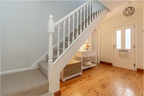 Hallway-1.jpg