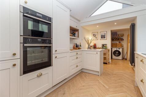 Kitchen-4 14.jpg