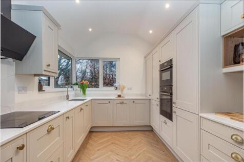 Kitchen-3 16.jpg