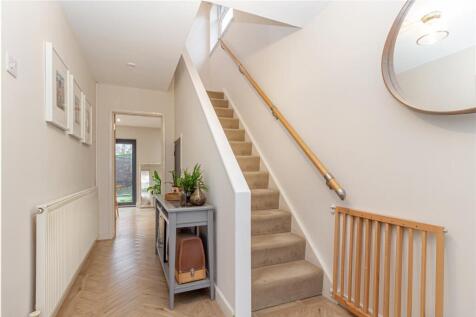 Hallway-1.jpg