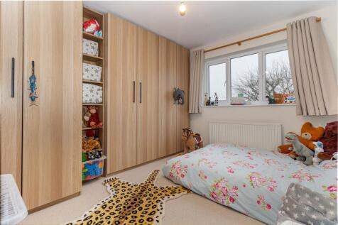 Bedroom-2-2 16.jpg