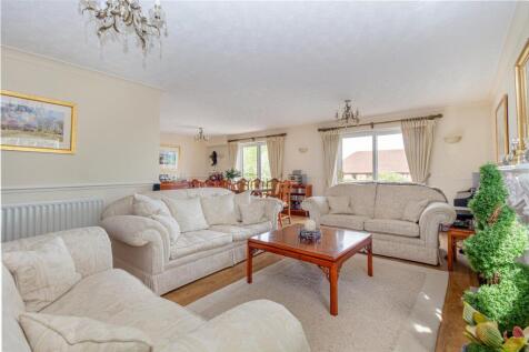 Living-room-4.jpg