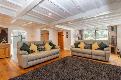 Living-room-4.jpg