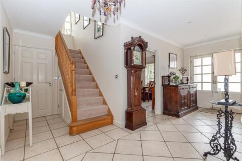 Hallway-1.jpg